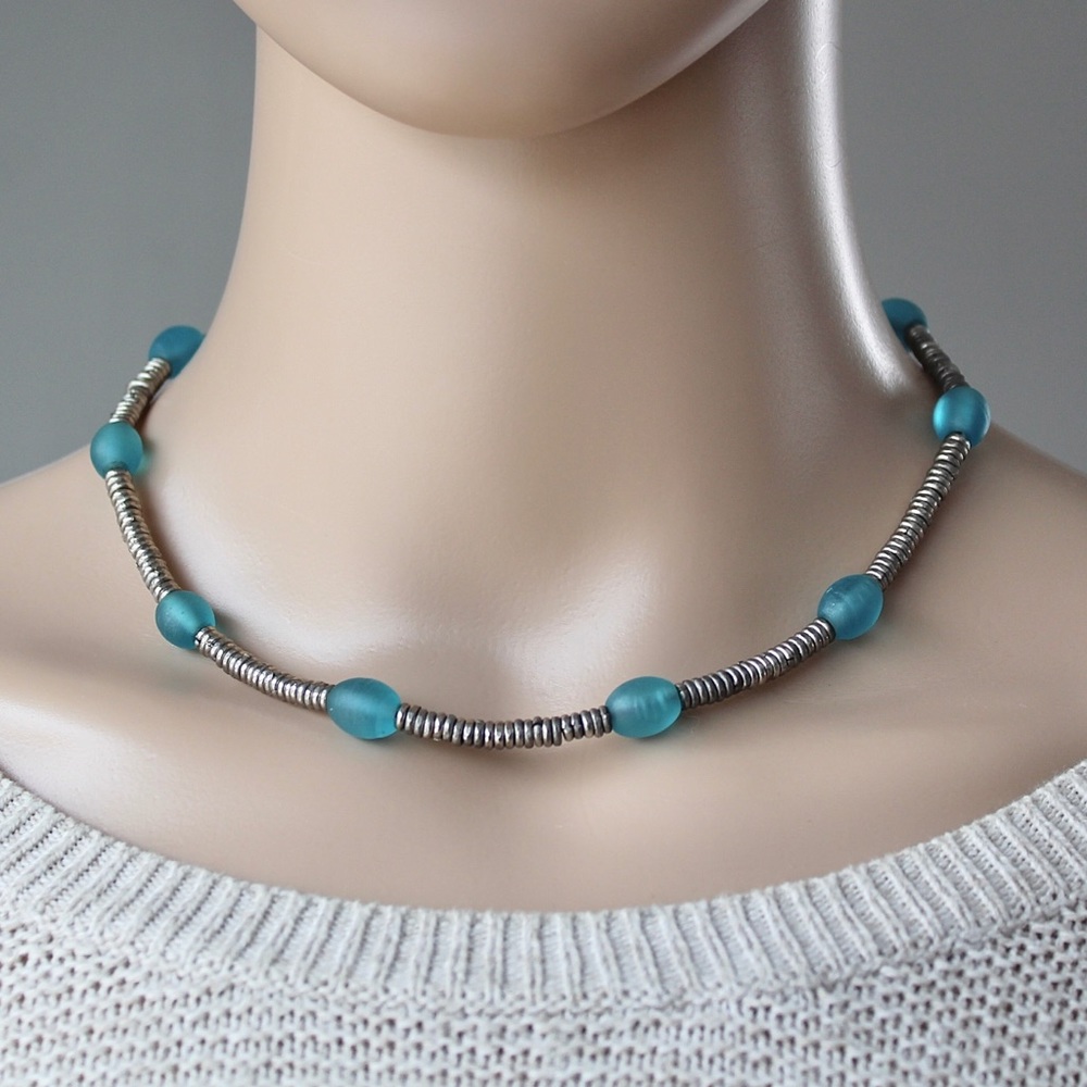 Vintage Blue Frosted Glass Beaded Necklace Silver Tone Rondelle Disc Beads 16”